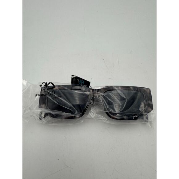 QWAVE Collection Chels Polarized Sunglasses, Ink Marble / Obsidian Lens - Picture 3 of 3